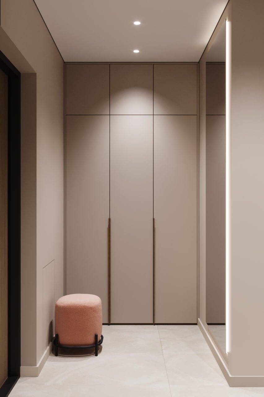 Светлая прихожая с акцентной тумбой